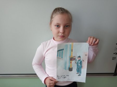 Гришкевич Ангелина приняла участие в конкурсе рисунков "Профессии моих родителей"