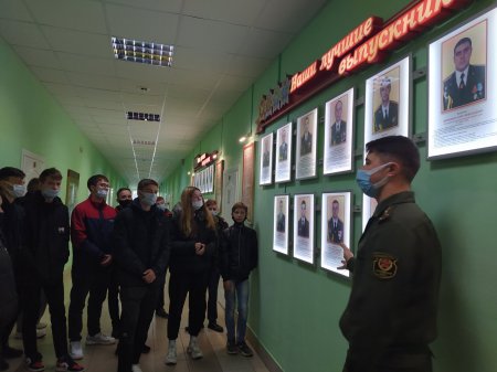 16 октября учащиеся 9-10 классов посетили День открытых дверей на военном факультете ГрГУ им. Я.Купалы. 