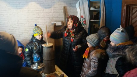 С целью ознакомления учащихся с жизнью, бытом и творчеством белорусского народа 22 декабря ребята гимназии посетили музей сельского быта д. Кривоконно.