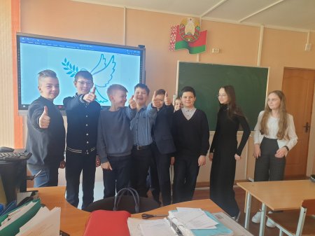 Информационный час "Беларусь- страна мира, дружбы и добрососедства" прошел во всех классах гимназии
