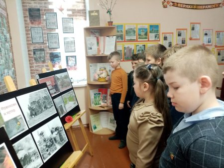 Учащиеся 3 "Б" класса посетили экспозицию, посвященную геноциду белорусского народа в годы ВОв в музее гимназии