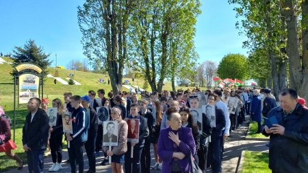 Учащиеся гимназии приняли участие в торжественных мероприятиях, посвященных Дню победы