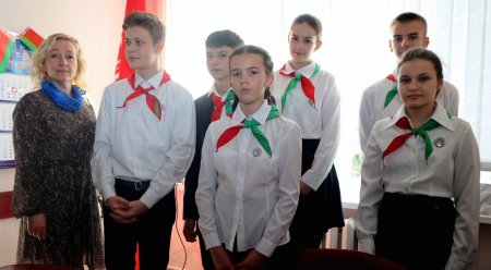 13 октября учащиеся 8 а класса посетили редакцию газеты "Праца".
