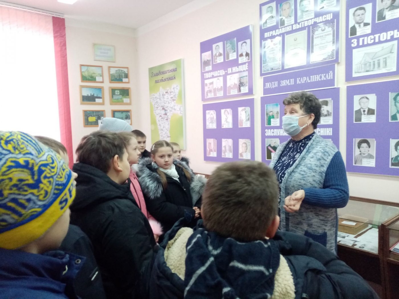 15 декабря учащиеся 4 "Б" класса посетили музей Каролинской СШ "Люди земли Каролинской".