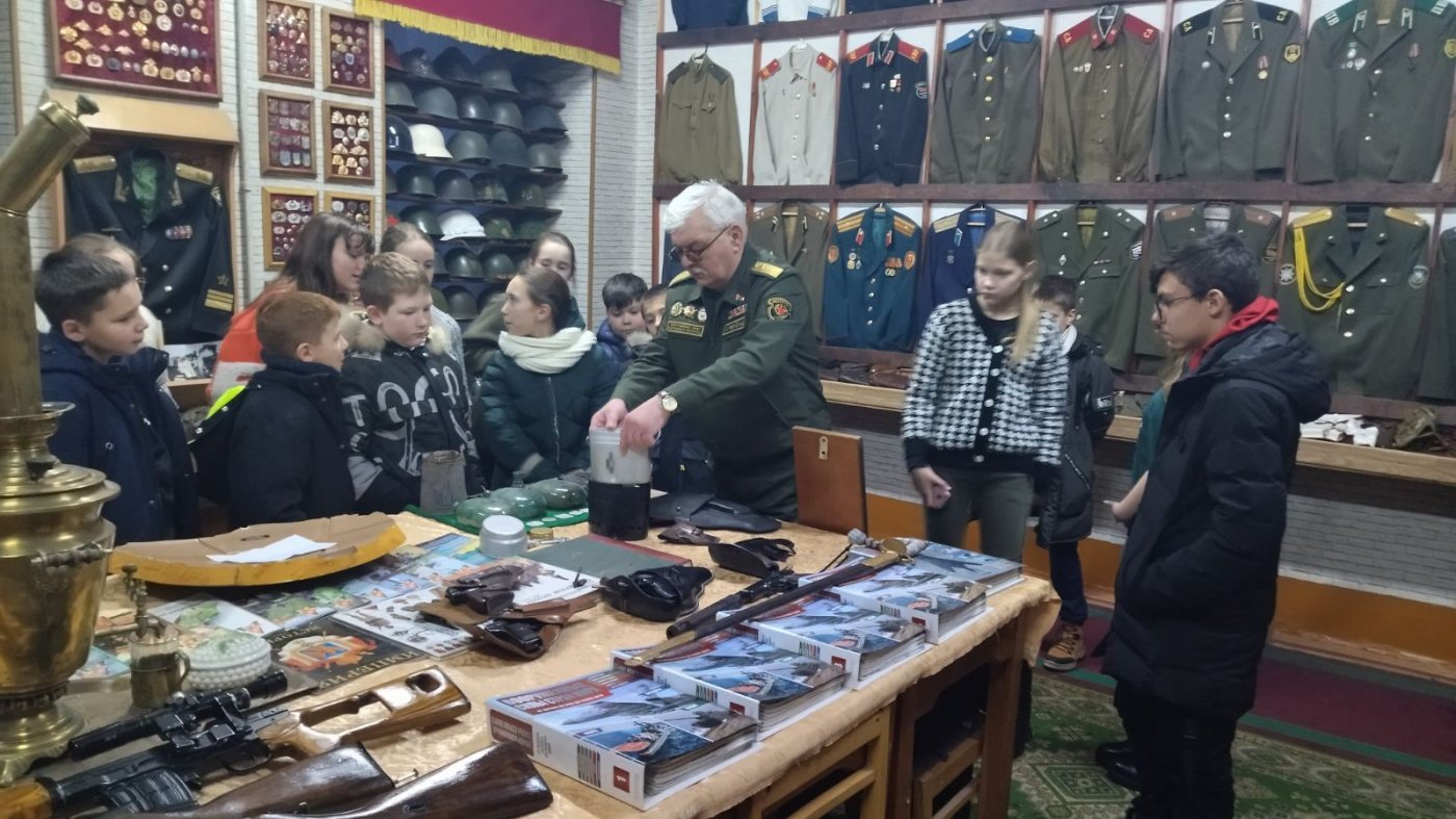21 декабря учащиеся 6А класса посетили музей военной части г. Слонима