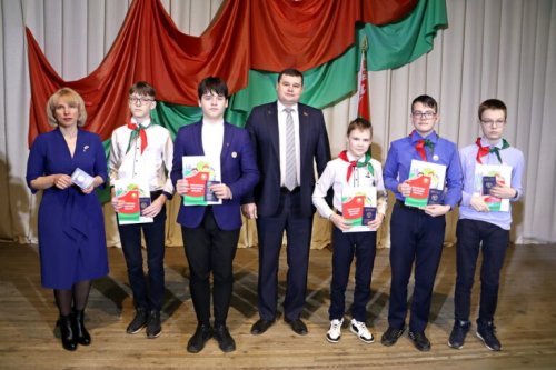 15 марта гимназисты приняли участие в торжественном мероприятии "Мы - граждане мирной и созидательной страны", посвященном Дню Конституции Республики Беларусь