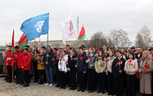 Гимназисты приняли участие в патриотической акции "Память. Мир. Созидание"
