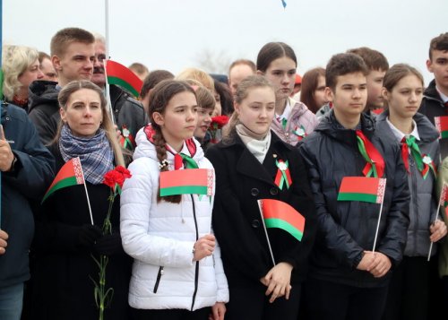Гимназисты приняли участие в патриотической акции "Память. Мир. Созидание"