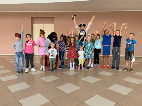 9 сентября, в шестой школьный день, ребята начальных классов приняли активное участие в развлекательной программе, которую подготовили работники Центра культуры и  народного творчества