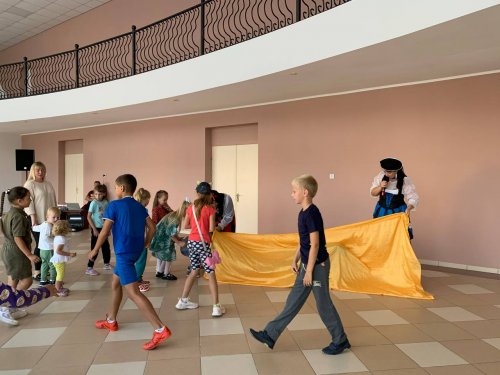 9 сентября, в шестой школьный день, ребята начальных классов приняли активное участие в развлекательной программе, которую подготовили работники Центра культуры и  народного творчества