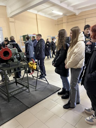 Учащиеся 11 классов  принимают участие в Дне открытых дверей на военном факультете в ГрГУ.