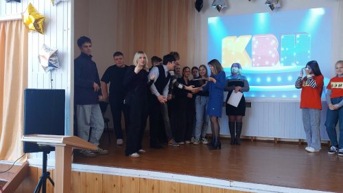 егодня на базе учреждения образования "Государственная средняя школа №3 г.п. Зельва" прошел районный этап игр КВН среди учащихся.