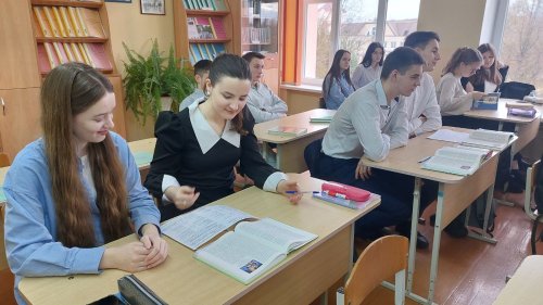 Профориентационное мероприятие для учащихся 10-11 классов прошло в гимназии со студенткой УО "Барановичский государственный университет".