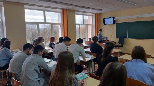 Профориентационное мероприятие для учащихся 10-11 классов прошло в гимназии со студенткой УО "Барановичский государственный университет".