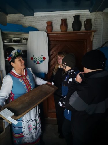 15 ноября учащиеся 6 "Б" гимназии  посетили "Дом-музей сельского быта" в д.Кривоконно